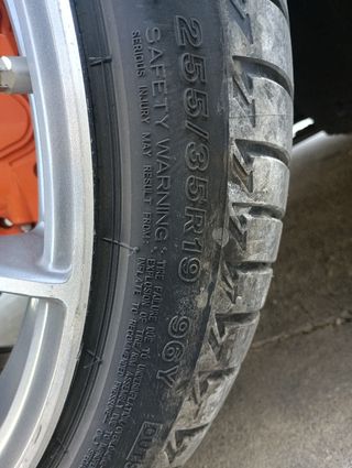 Llantas de 19 pulgadas con neumáticos bridgestone