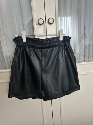 Pantalones cortos cuero