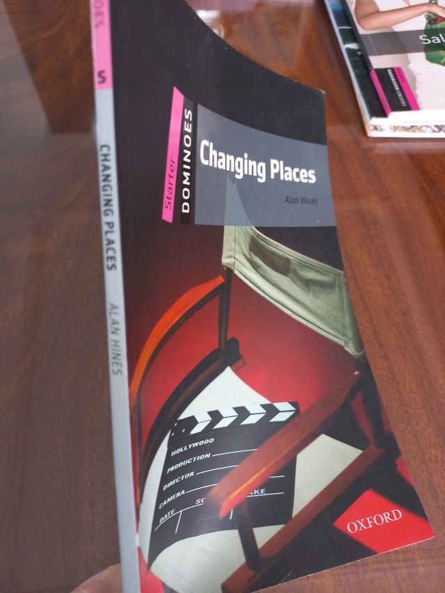 Dominoes Starter. Changing Places Pack (Spanish Edition)