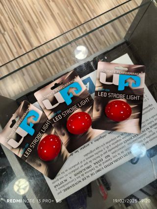Luz led en color rojo marca Ultimate Performance