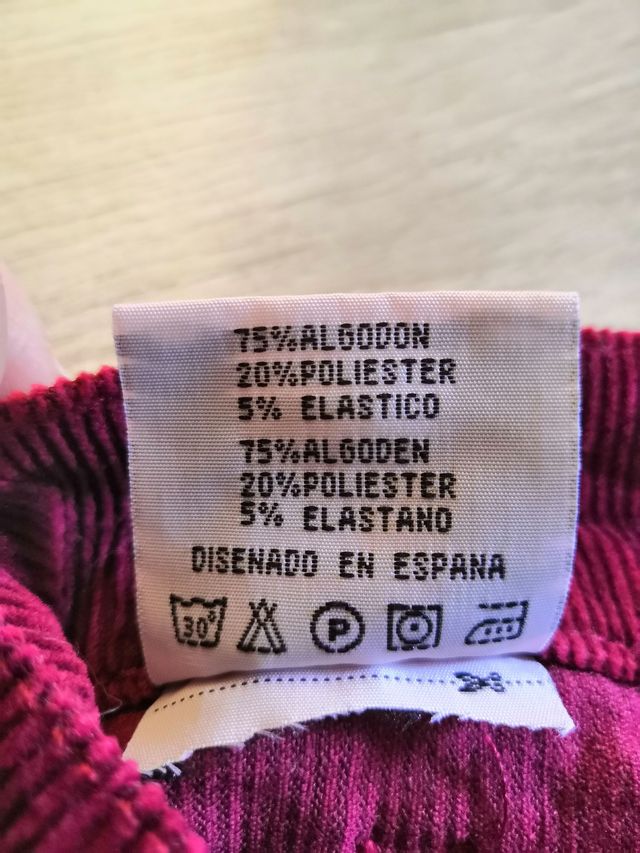 Falda de pana granate