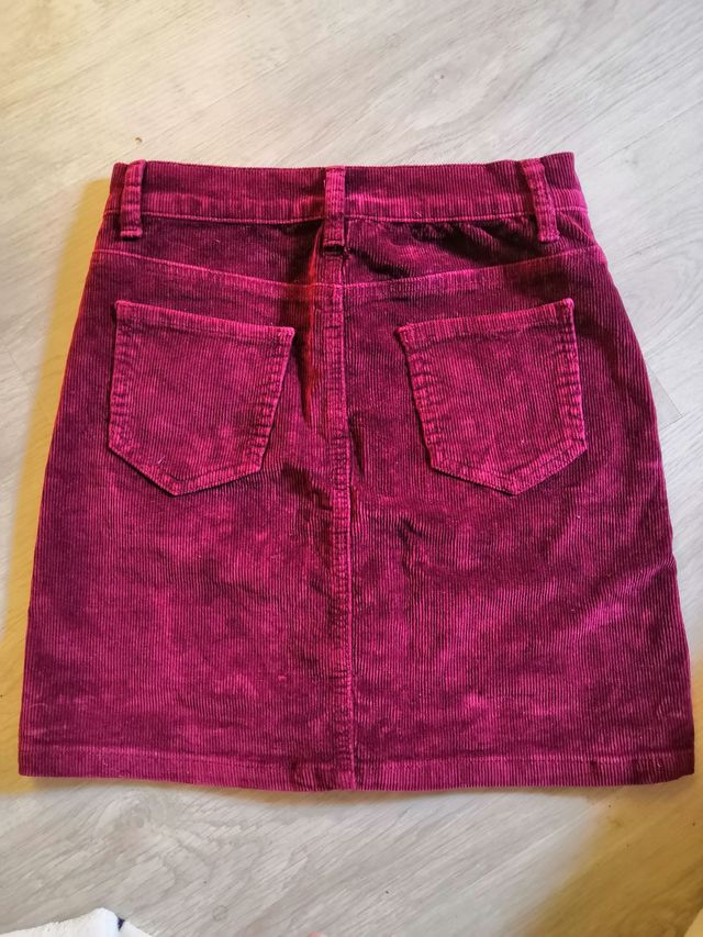 Falda de pana granate