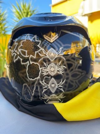 Casco integral mujer.