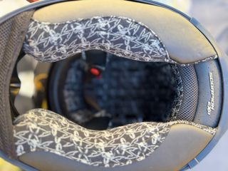 Casco integral mujer.