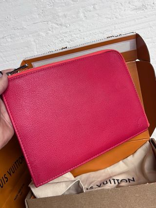 Bolso clutch LOUIS VUITTON NUEVO