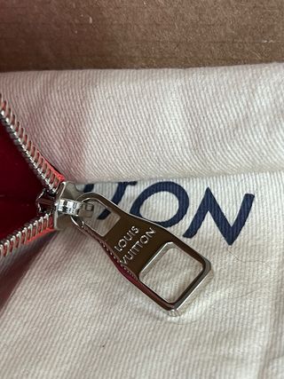 Bolso clutch LOUIS VUITTON NUEVO