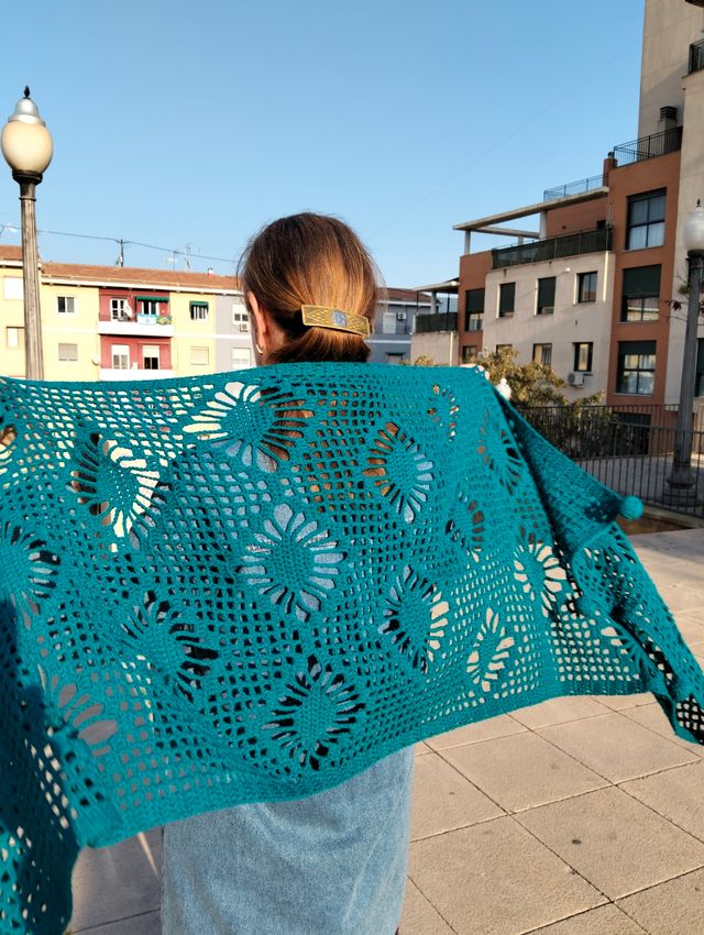 Chal de lana tejido a mano