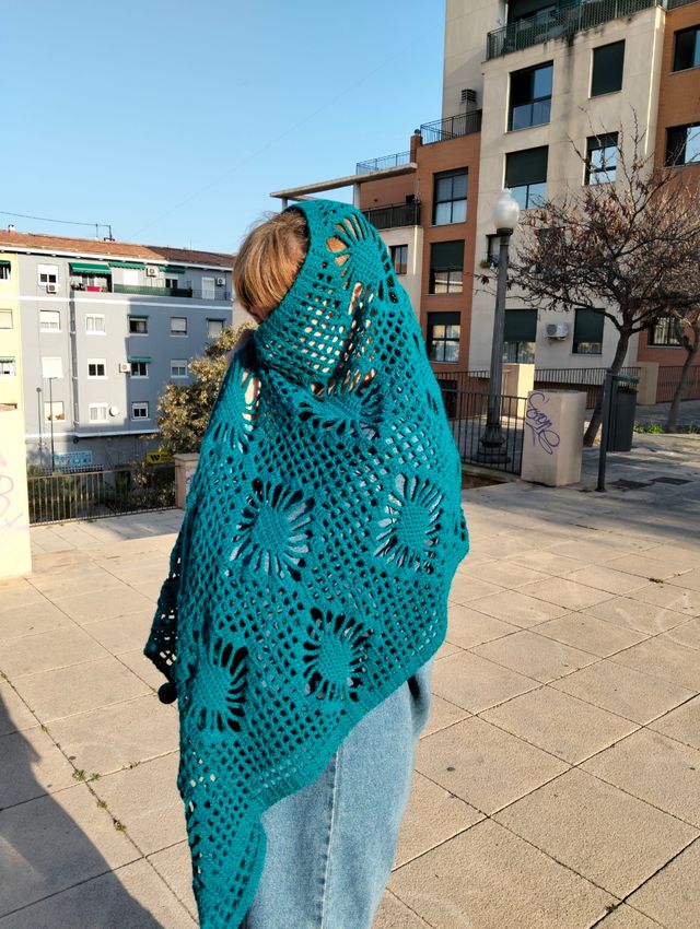 Chal de lana tejido a mano