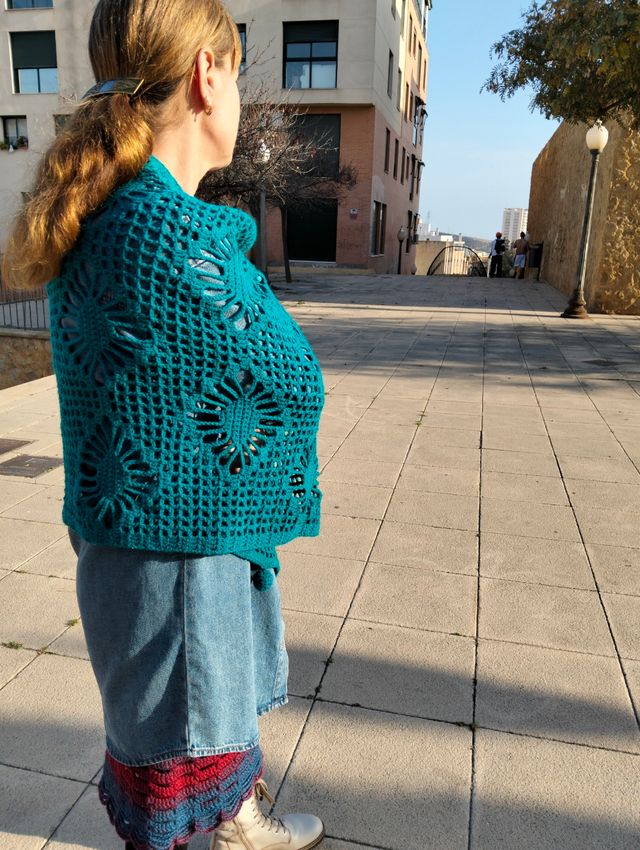 Chal de lana tejido a mano