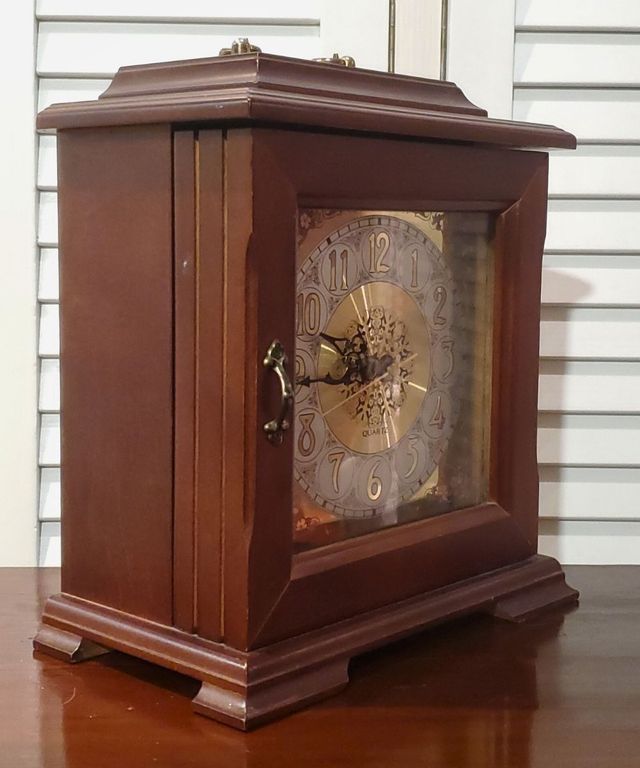 Reloj de madera estilo Luis XV