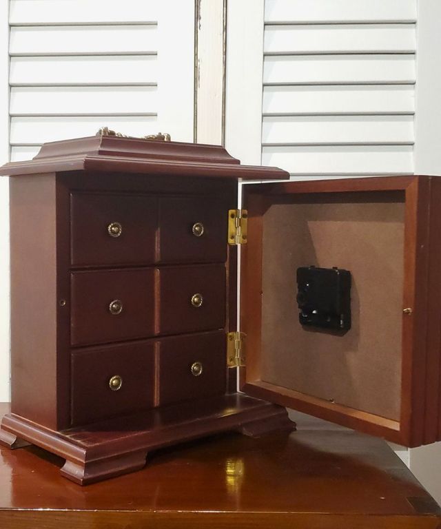 Reloj de madera estilo Luis XV