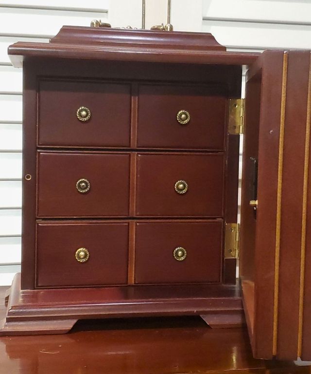 Reloj de madera estilo Luis XV