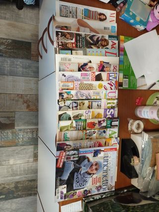 Riviste per lavori a uncinetto e tempo L