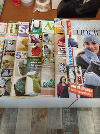 Riviste per lavori a uncinetto e tempo L