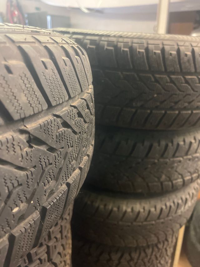 2 llantas + pneumáticos invierno