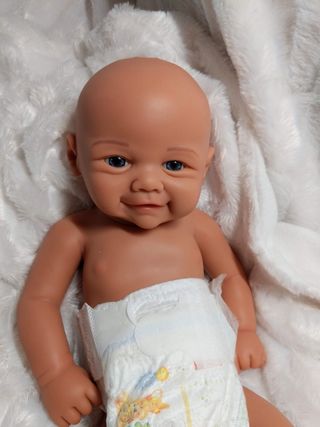 Reborn de silicona se puede bañar pesa 3 kilos 