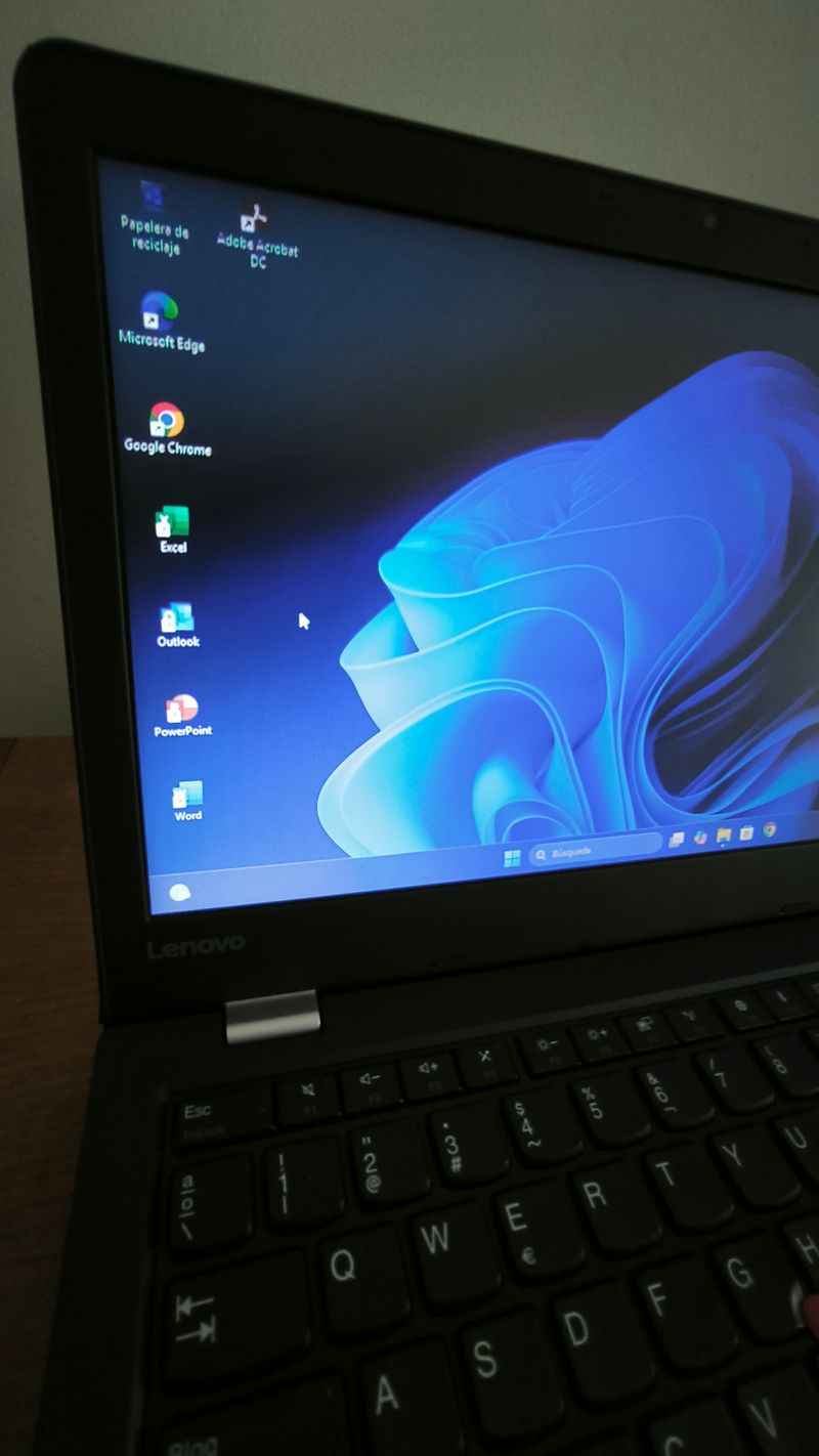 PC LENOVO/ 8GB RAM / I5-7TH/ THINKPAD afbeelding 6