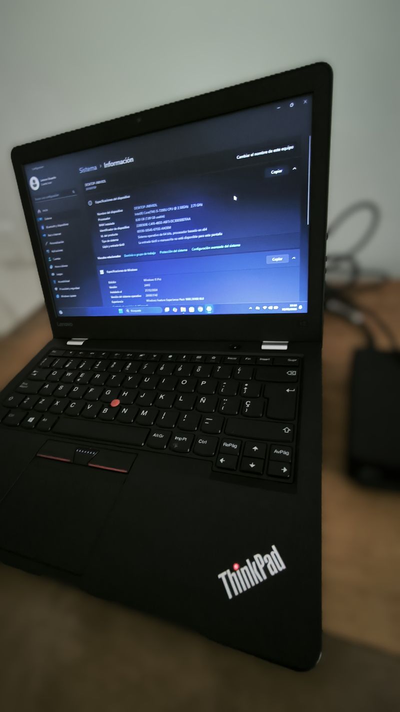 PC LENOVO/ 8GB RAM / I5-7TH/ THINKPAD afbeelding 5