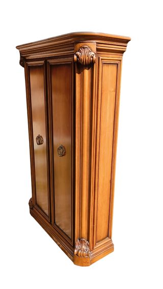 Specchio vintage con cornice dorata