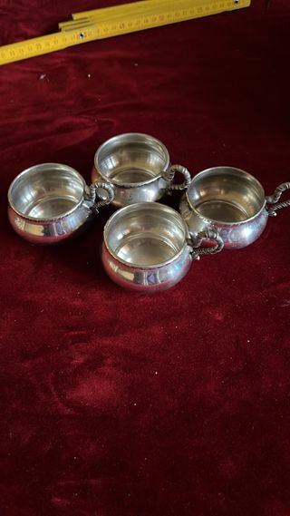 Porta tazza peltro 4 ciotoline con manico