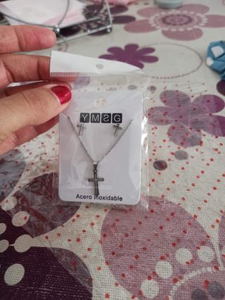 Conjunto pendientes y collar Cruz, nuevo