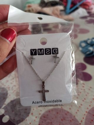 Conjunto pendientes y collar Cruz, nuevo