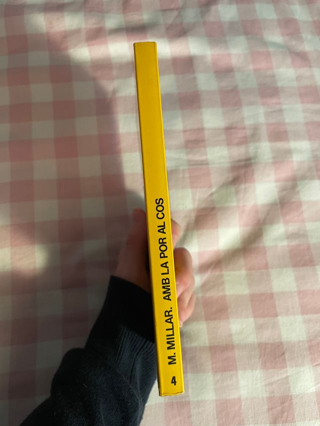 Libro Amb la por al cos