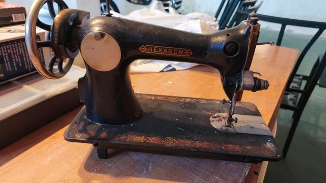Máquina coser antigua