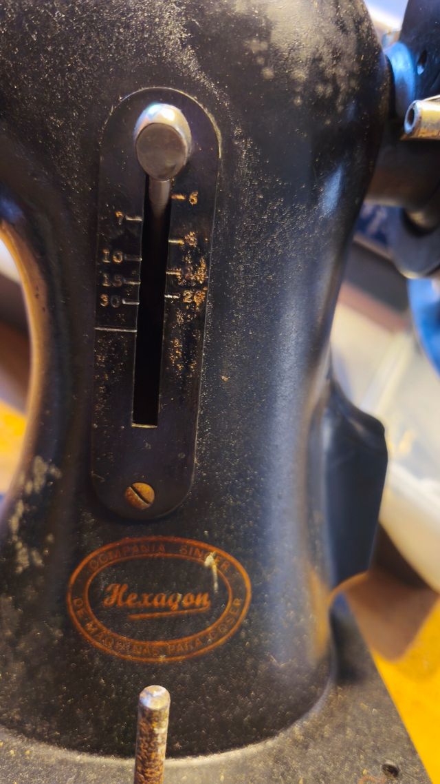 Máquina coser antigua
