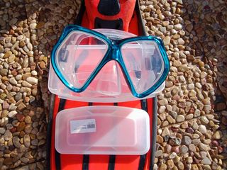 Aletas y gafas de snorkel