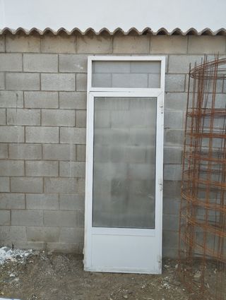 Puerta de aluminio 