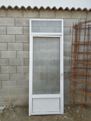 Puerta de aluminio 