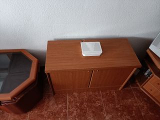 Conjunto de mobiliario.