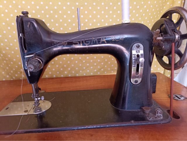 Maquina de coser antigua