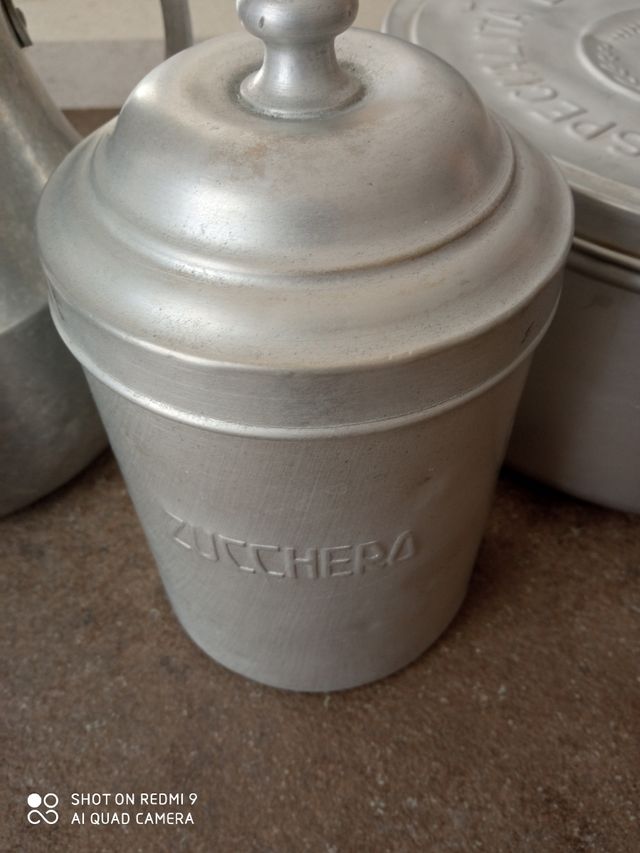 Oggetti per cucina vintage in alluminio