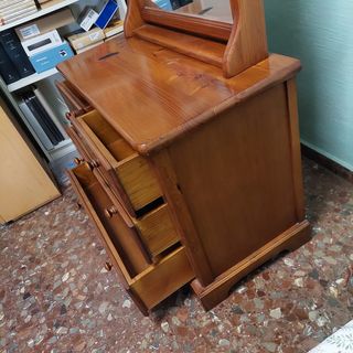 Comoda de madera de pino