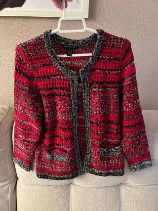 Chaqueta de punto de Mango nueva ,muy elegante .