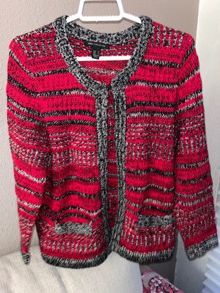 Chaqueta de punto de Mango nueva ,muy elegante .