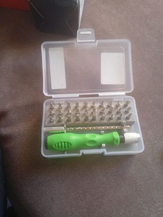 Destornillador multiuso con 30 puntas