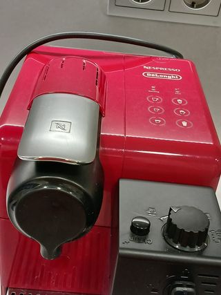 Cafetera Nespresso DeLongui