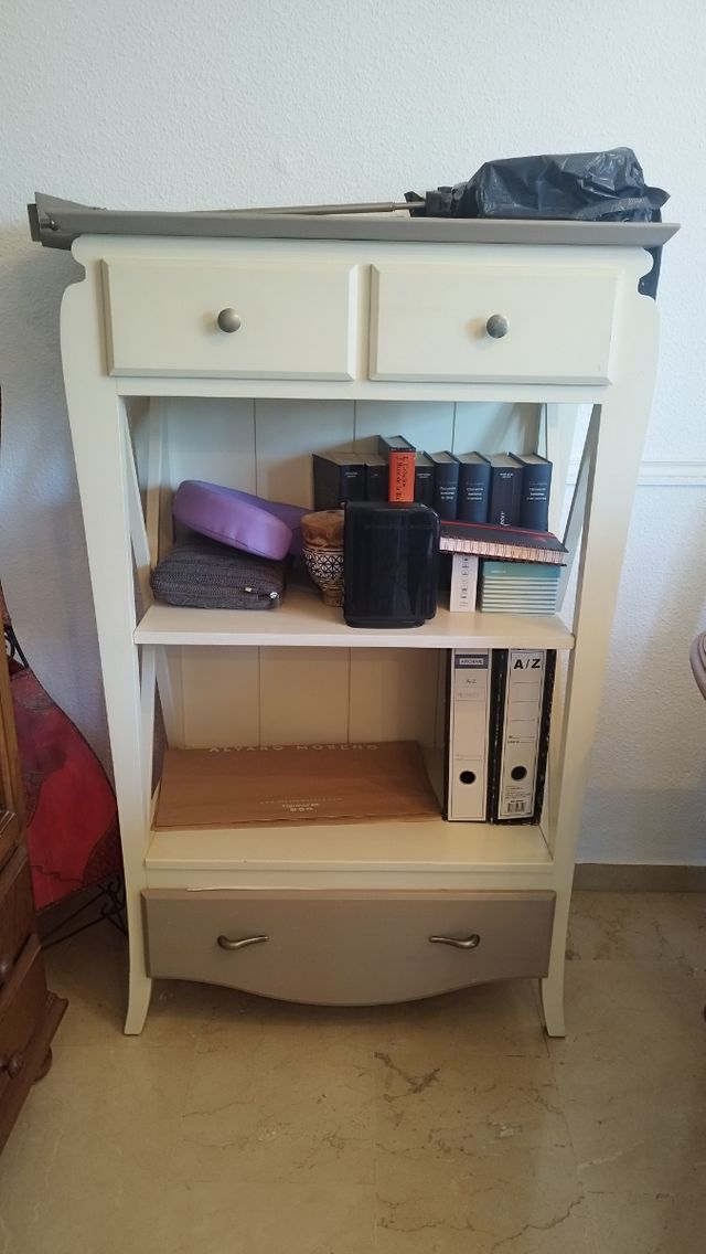 Mueble tipo cómoda, entrada