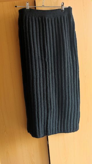 Falda negra talla L