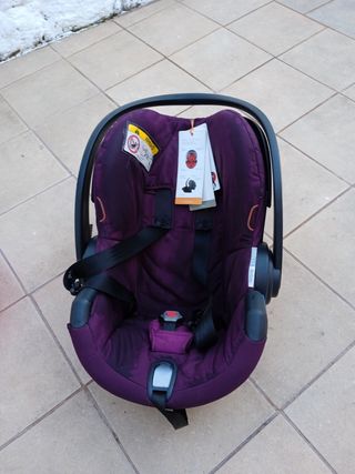 Maxicosi morado marca stoke