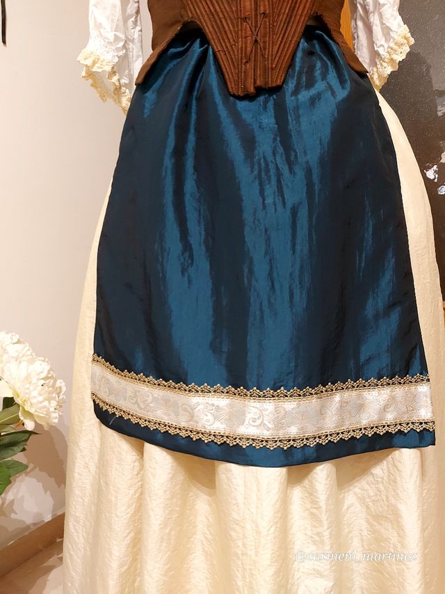 Delantal baile  indumentaria