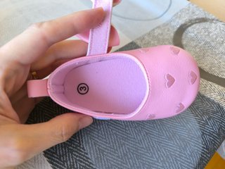 Zapatos rosas para bebé talla 20