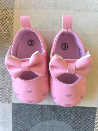Zapatos rosas para bebé talla 20
