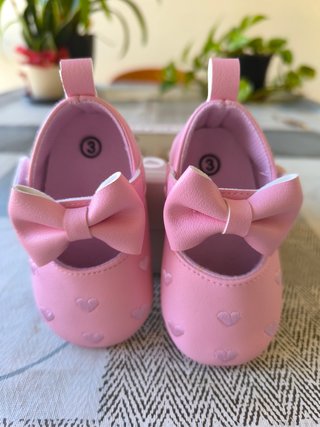 Zapatos rosas para bebé talla 20
