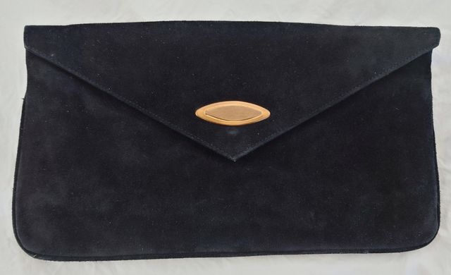 Elegante bolso de gamuza