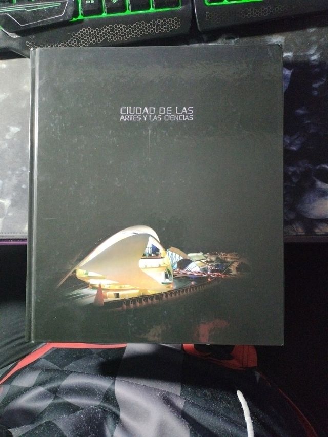 Libro de arte CIUDAD DE LAS ARTES Y LAS CIENCIAS