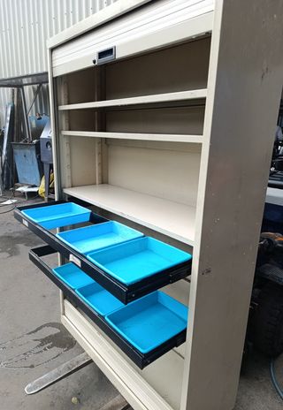 Armario persiana estantes deslizables